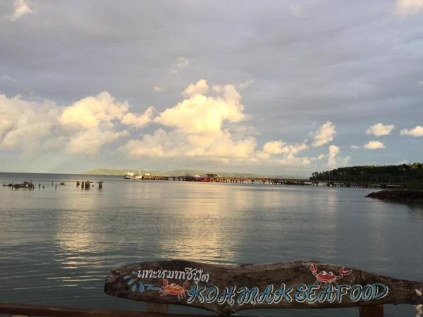 Naivacha Tent Koh Mak