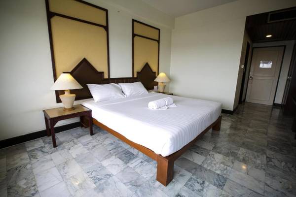 Seeharaj Hotel (SHA Extra Plus)