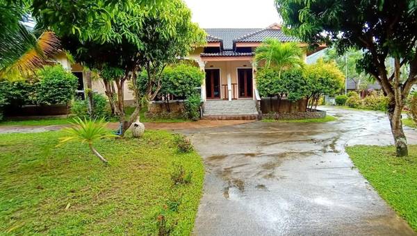 Happy Lagoon Bungalow