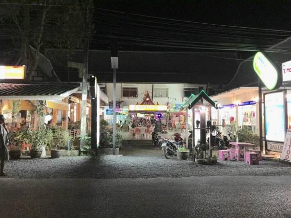 Merlin Plaza Apartments