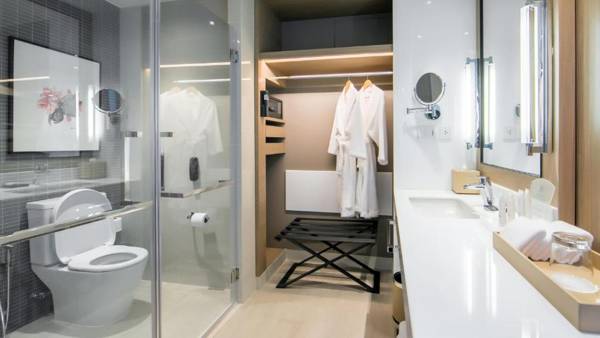 Holiday Inn & Suites Rayong City Centre an IHG Hotel