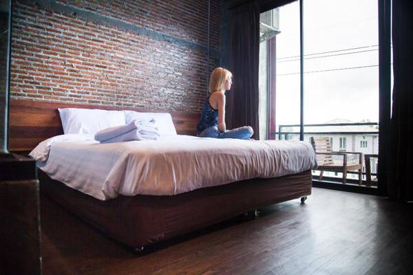 One Four Seven Hotel & Snooker Bar