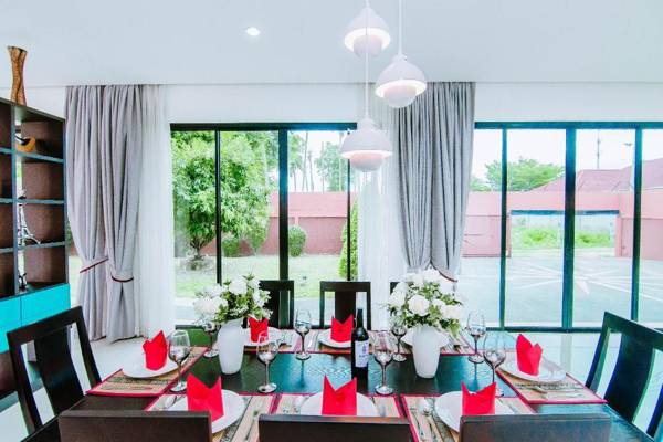 Modern Tropical Villa