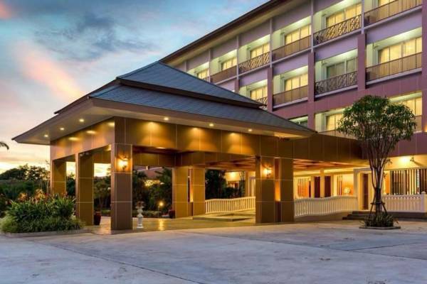 Swan Lake Hotel Sattahip