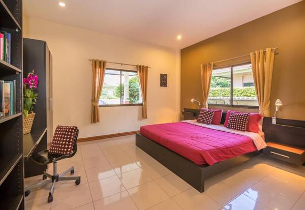Workspace - Pattaya Hill close to Walking St and City