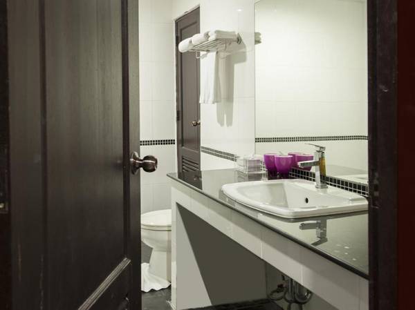 R-Con Wong Amat Suite