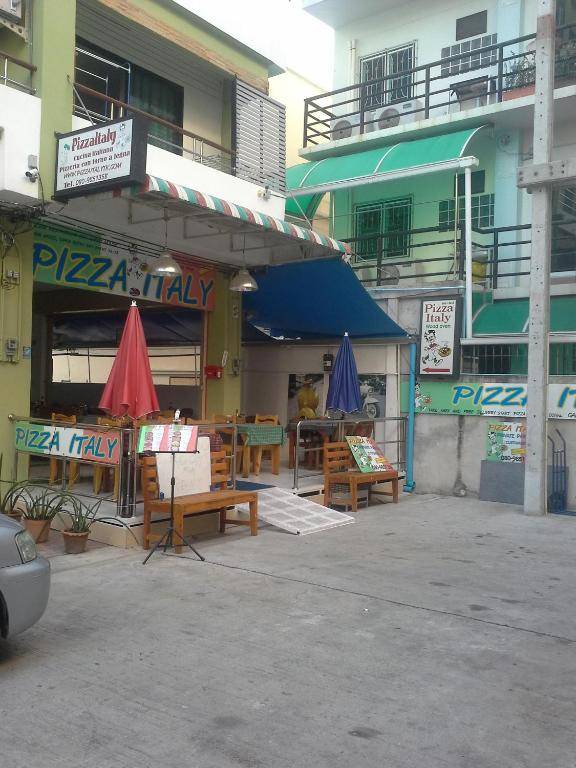 Pizza Italy Restaurant and Guesthouse