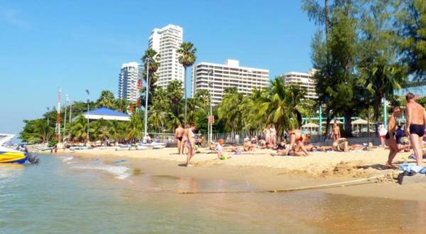 Jomtien Plaza Suite Apartments