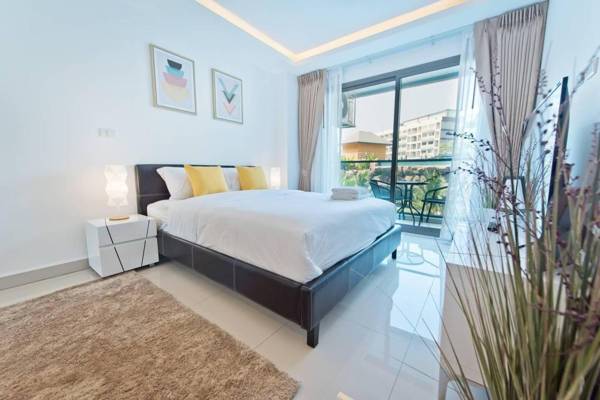 LIGHT & BRIGHT Studio in Laguna Beach Maldives