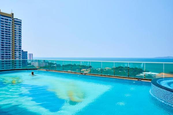 Cozy Beach Condo by Fantasea Beach