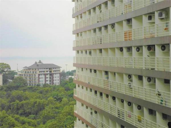 Sea view studio apartment Jomtien beach condominium 11th floor