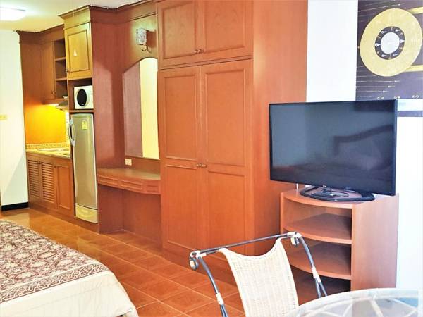 Thepthip Mansion Pattaya 5th floor studio apartment