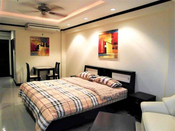 Sea view beach condo Jomtien Pattaya + Large pool