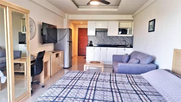 Sea view apartment on Jomtien beach Pattaya