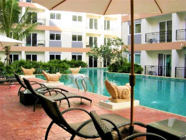 Park lane condominium Pattaya free shuttle bus to beach