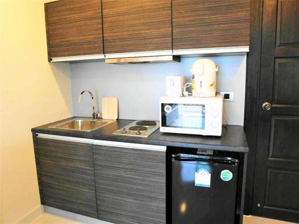 Park lane condominium Pattaya free shuttle bus to beach