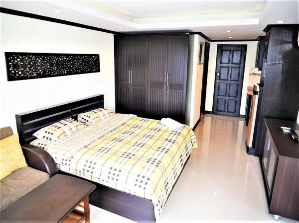 Angket condominium corner apartment 47sqm large balcony