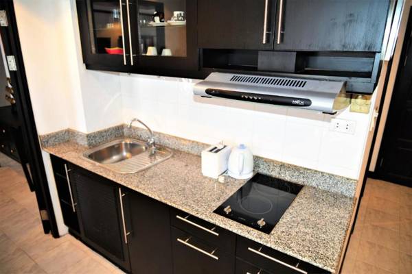 Beach condo Jomtien pool view large modern 1 bedroom + Kitchen