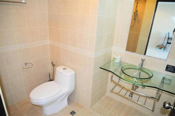 Park Lane studio apartment with swimming pool view Pattaya