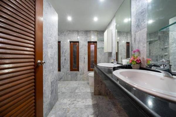 芭提雅พัทยาJomtien beach 500mLuxury Thai style 5BR pool VillaBBQ#118