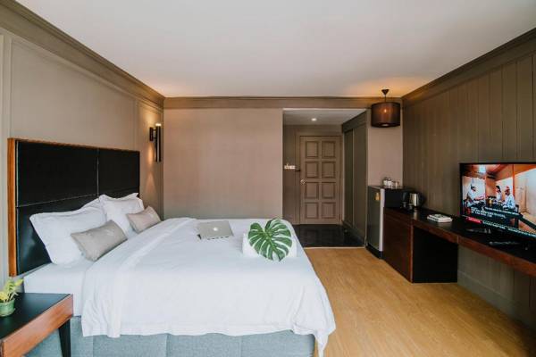 Marine Plaza Hotel Pattaya (SHA Extra Plus)