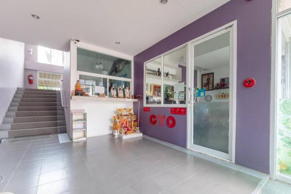 OYO 75363 V Place Apartment