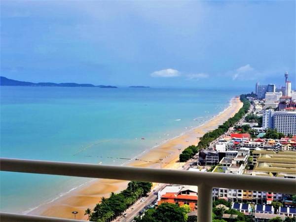 Fantastic sea view beach condo