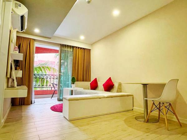 Entire Apartment with Pool View