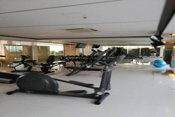 The Peak Towers sea view apartments soi Kasetsin