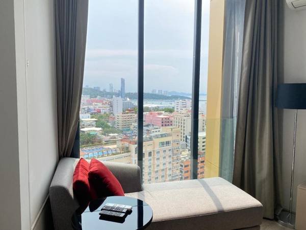 Edge Central PattayaSeaView 1BR can stay3people 