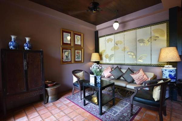 Ndol Streamside Thai Villas