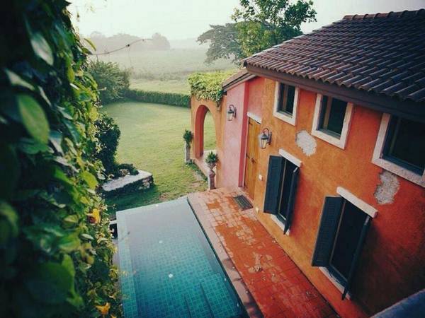 Her Glory Vacation Villa