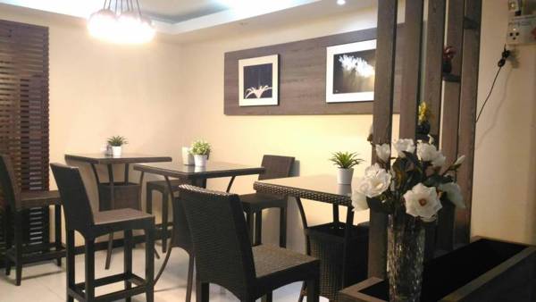 Home Place  Lopburi Hotel