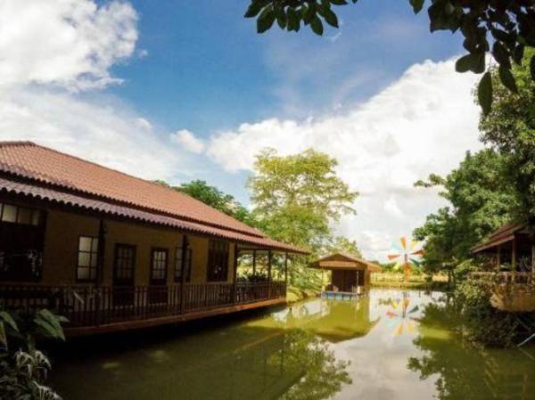 Baan Kasemsuk Resort