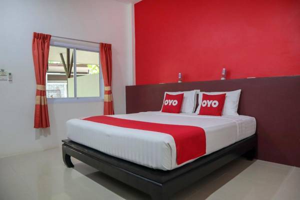 Vaccinated Staff - OYO 943 Siva Buri