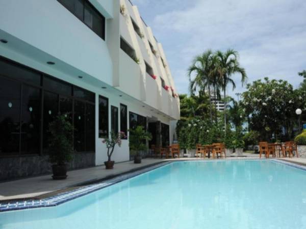 Bangsaen Villa Hotel (SHA Extra Plus)