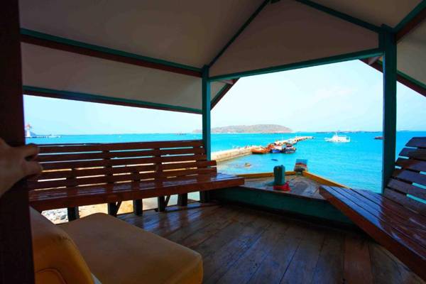 Koh Sichang Rimtalay Resort