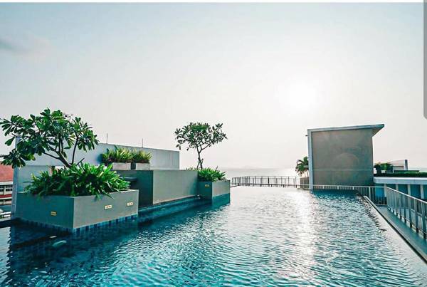 Hill & Sea Balcony 1 Bedroom & 1 Living Room @BluX