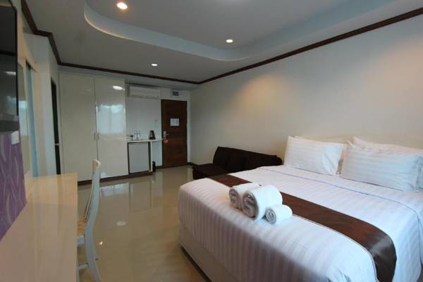 Thada Chateau Hotel (SHA Extra Plus)