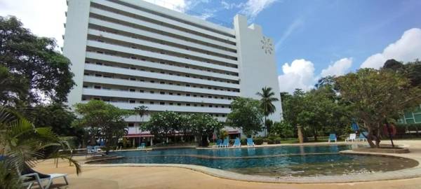 Patong beach apartment for up to 4 person