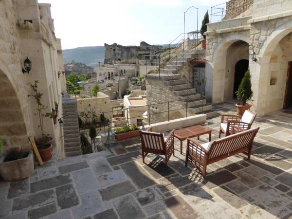 Canyon Cave Hotel (former Courtyard Cave Hotel )