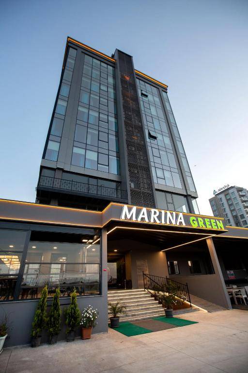 Marina Green Suite & Residence