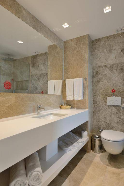 Luga Boutique Hotel & Beach