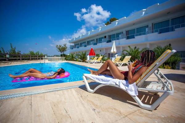 Side Beach Club & Hotel
