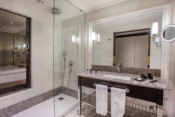 Charisma De Luxe Hotel