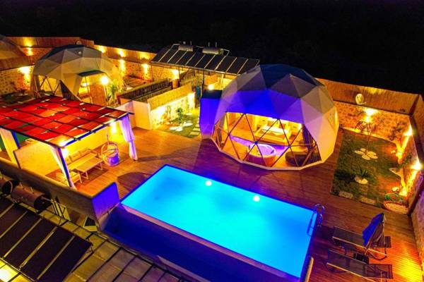 Kalkan Dome Suites & Deluxe-Glamping Holiday in Kalkan