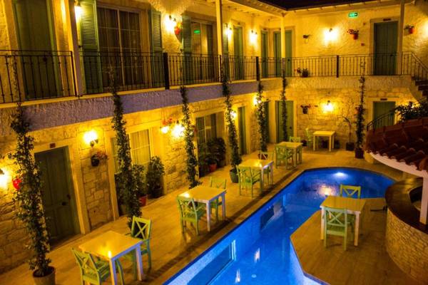 avlu Alaçatı butik otel