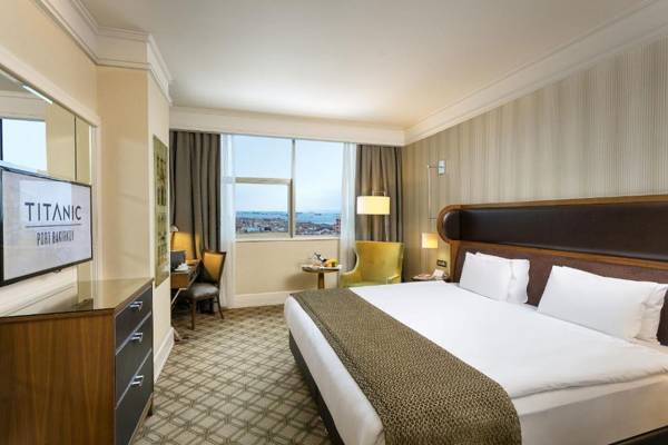 Titanic Port Bakirkoy