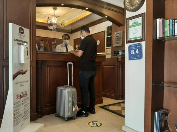 GLK PREMIER The Home Suites & Spa