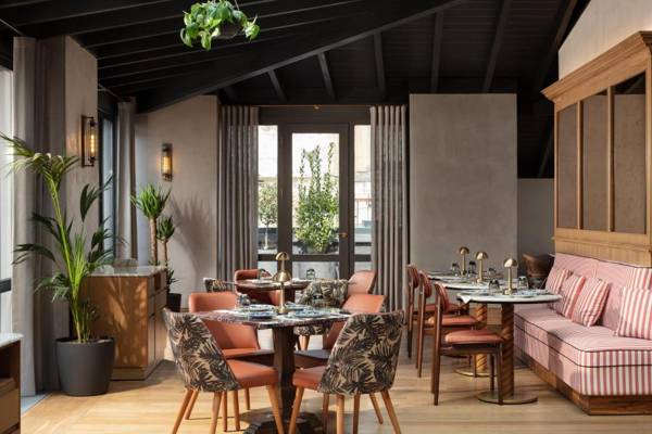 Adahan DeCamondo Pera Autograph Collection